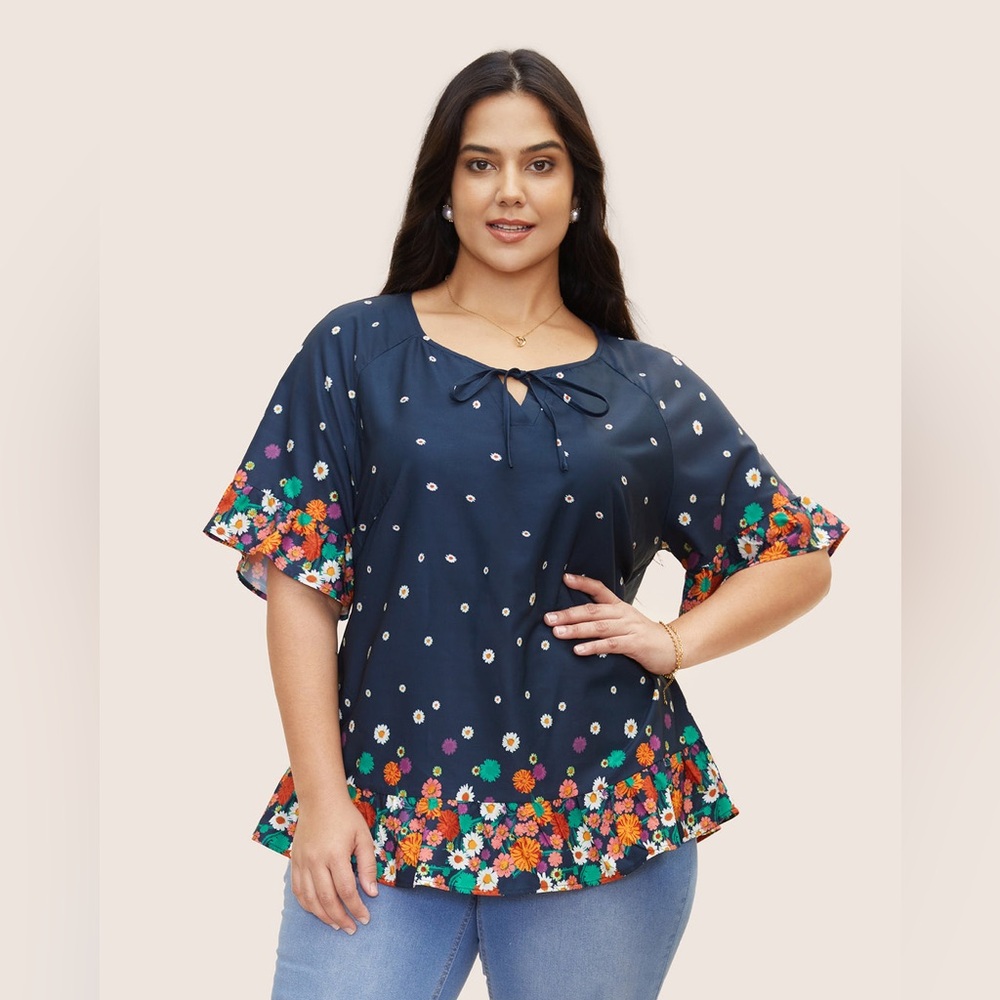 NWOT BloomChic Stone blue floral Detail Flutter Sleeve Blouse Size 22-24/3X